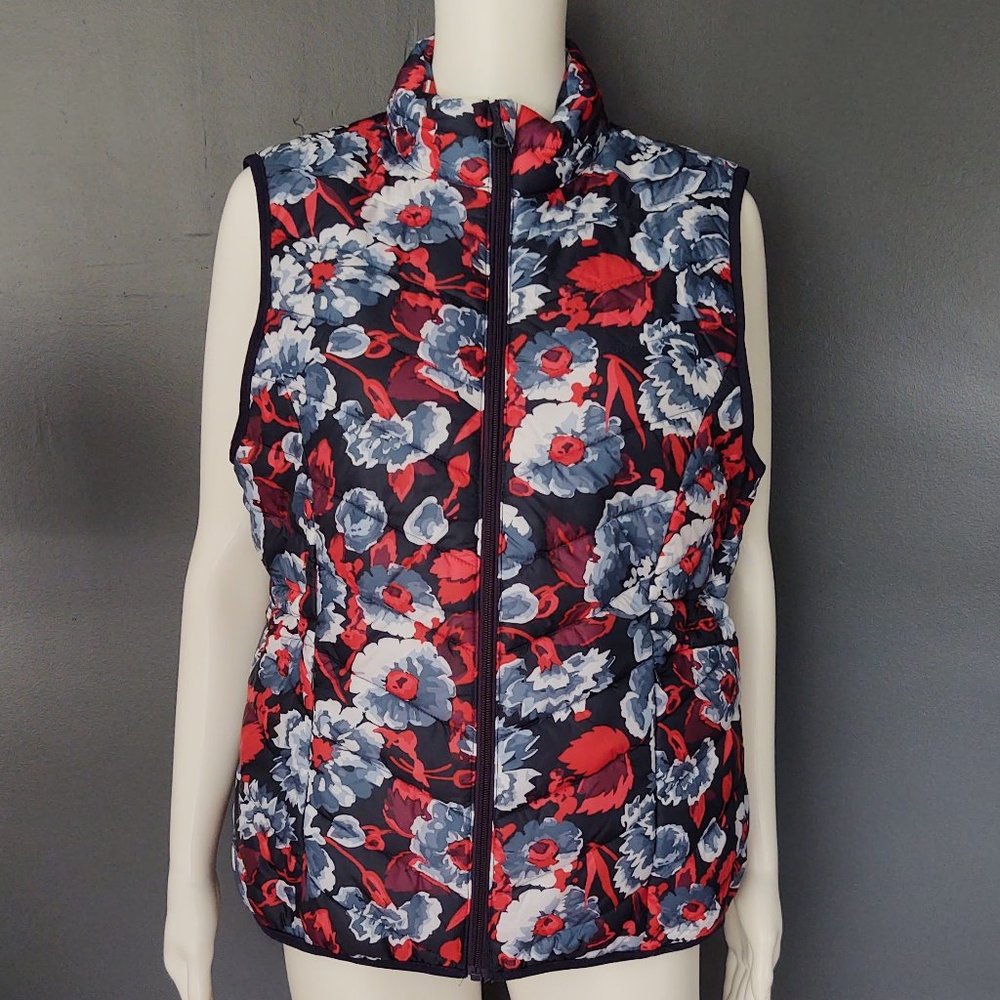 Lightweight floral quilted puffer vest NWOT